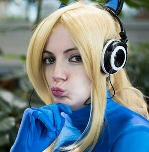 Meet your Posher, Danielle